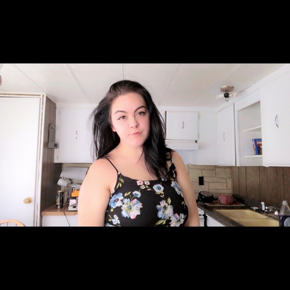 Meet your Posher, Raeanne - Picture 1 of 1